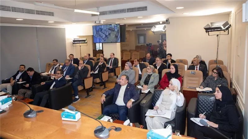 الشعب الجمهوري يواصل ورش العمل البرلماني بمحاضرات صياغة التشريعية والموازنة