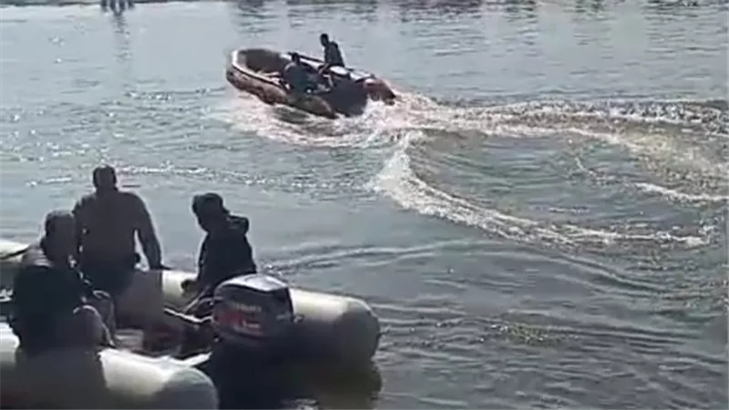 لليوم العاشر الإنقاذ النهري يكثف جهوده لانتشال  صغير غرق بترعة الرياح البحيري