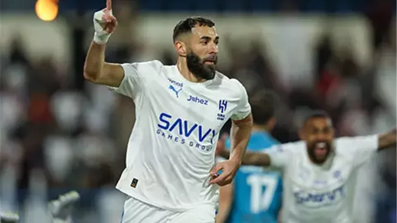 بعد محمد صلاح.. طرابزون يتحرك لضم كريم بنزيما من الهلال السعودي