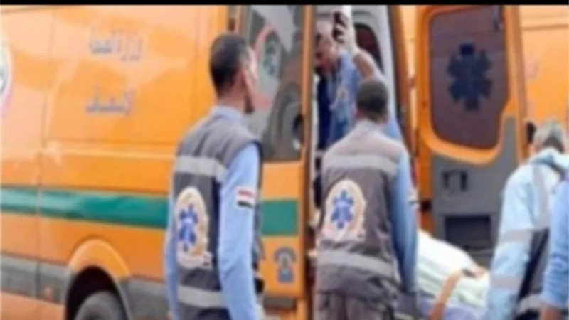 إصابة 6 اشخاص إثر حادث تصادم سيارتين ملاكي أمام قرية دسونس بالبحيرة