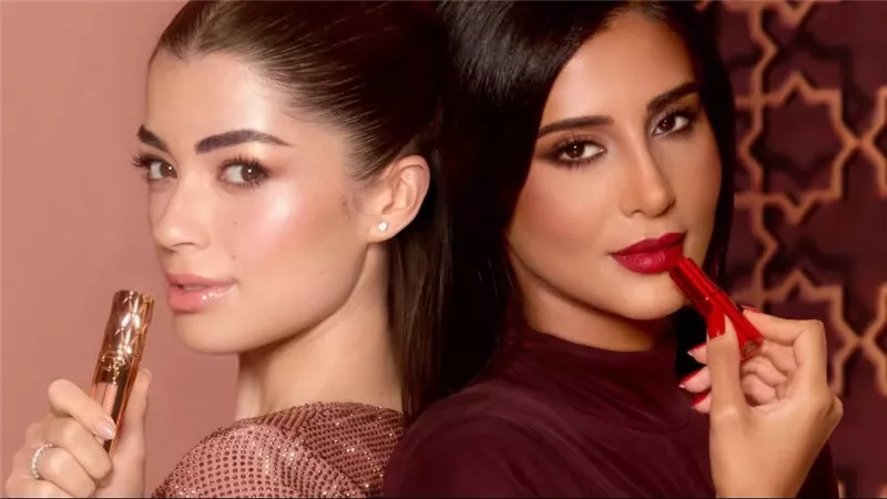 شارلوت تلبوري تتوج ملكاتها بشهر رمضان مع حملة ليلى زاهر ورهف الحربي