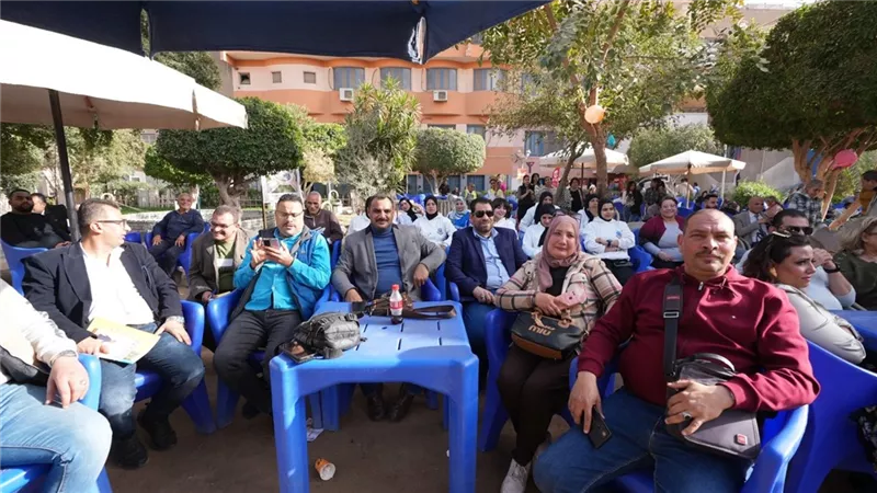 بحضور رئيس الطائفة الإنجيلية محافظ أسيوط يلتقي أعضاء نادي الشبان المسيحية 