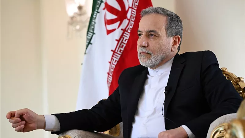وزير الخارجية الإيراني: لا نسعى للحرب لكننا مستعدون لها.. والتخصيب خط أحمر