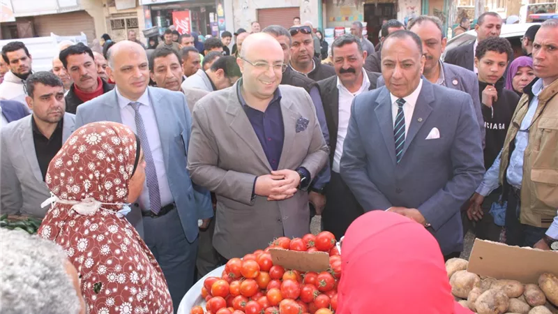 محافظ بني سويف يفتتح معرض أهلاً رمضان بمدينة سمسطا 