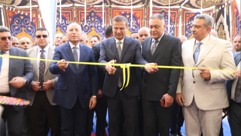 وزير الزراعة ومحافظ القاهرة يفتتحان معرض السلع والمنتجات الغذائية بباب الشعرية