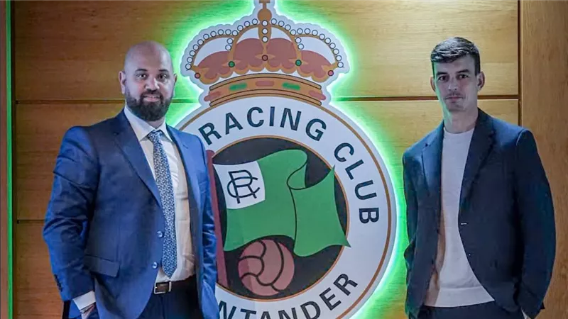 عمر نايل يشغل منصب مديرًا للعلاقات الدوليه لنادي راسينج سانتاندير الإسباني 