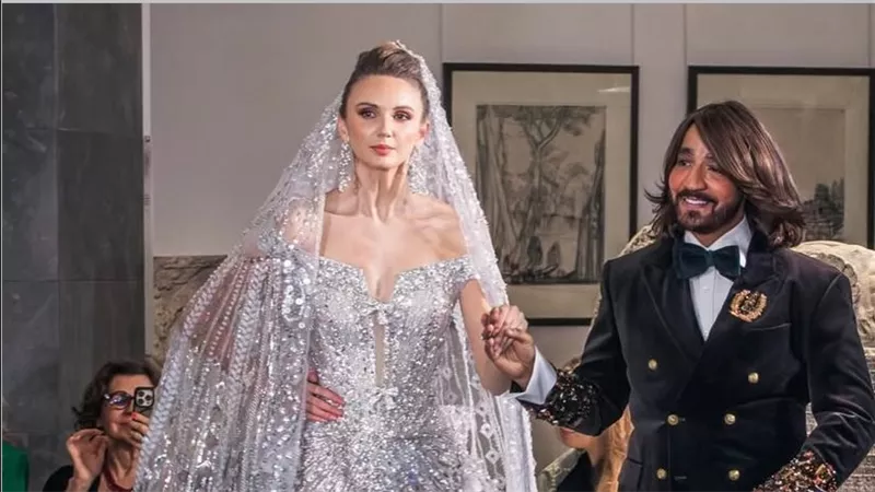 على أغاني شيرين عبد الوهاب.. هاني البحيري يتألق في عرض مبهر في باريس 