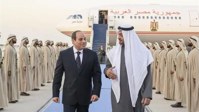في زيارة أخوية.. الرئيس السيسي يصل إلى العاصمة الإماراتية أبوظبي  