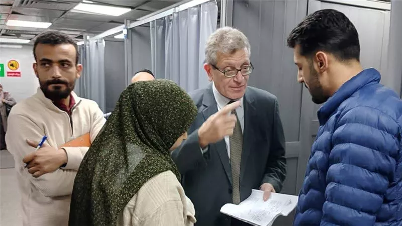 في جولة صباحية .. عميد طب بنها يتابع جاهزية أقسام الطوارئ بالمستشفيات الجامعية