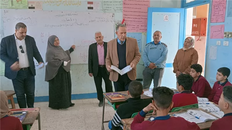 مدير تعليم أسيوط يتابع الانضباط ب 4 مدارس بأبوتيج 