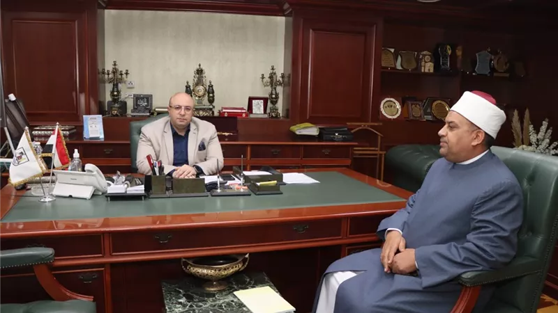محافظ بني سويف يُناقش استعدادات الأوقاف لشهر رمضان 