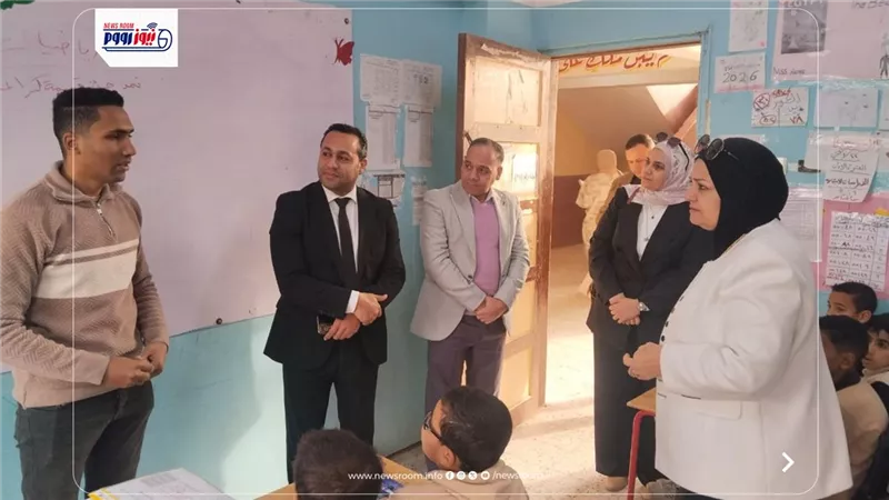 رئيس الإدارة المركزية لشئون المعلمين تشيد بانضباط المدارس في الفيوم