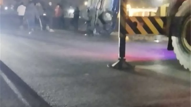 نجاة قائد سيارة من الموت المحقق بعد سقوطها بترعة المريوطية بالبدرشين 