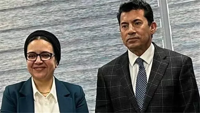 ريهام عبد النبي تبحث مع وزير الرياضة أوضاع العمالة اليومية بمراكز الشباب