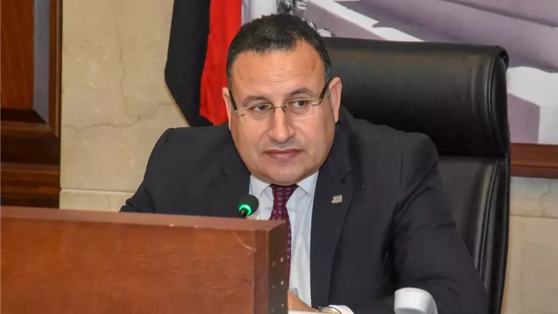 من جامعة الإسكندرية إلى قمة التعليم العالي.. من هو الدكتور عبد العزيز قنصوة؟