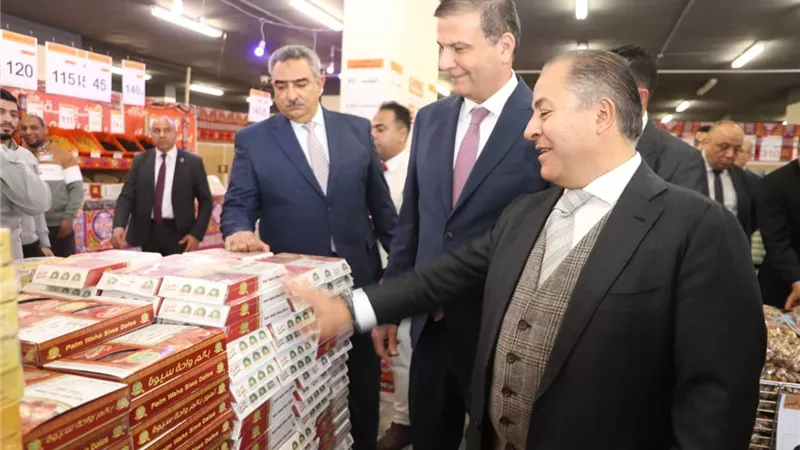 وزيرالزراعة يفتتح جناح منتجات الوزارة بمناسبة شهر رمضان بجملة ماركت بالمريوطية
