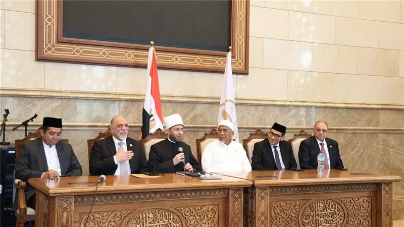 وزير الأوقاف يلتقي وفدًا من خيرة الأساتذة والأئمة بالمعاهد والجامعات الإسلامية