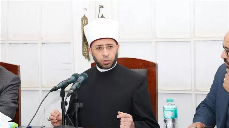 بعد التجديد..  الأزهري يعتمد قرارين تنظيميين لدعم كفاءة الأداء الإداري والمالي