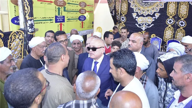 ما تنساش تدعي لنا.. محافظ الأقصر يوجّه بتجديد فرش مسجد بالمدامود 