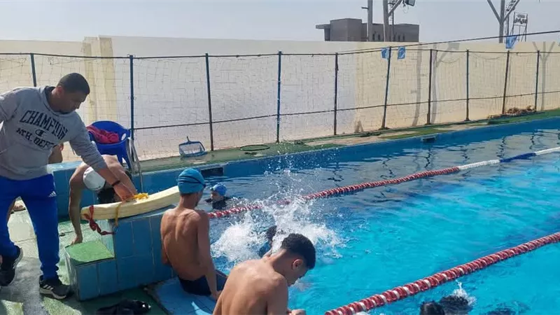 لليوم الثالث.. استمرار فعاليات دورة إنقاذ الغرقى والإسعافات الأولية بالسويس