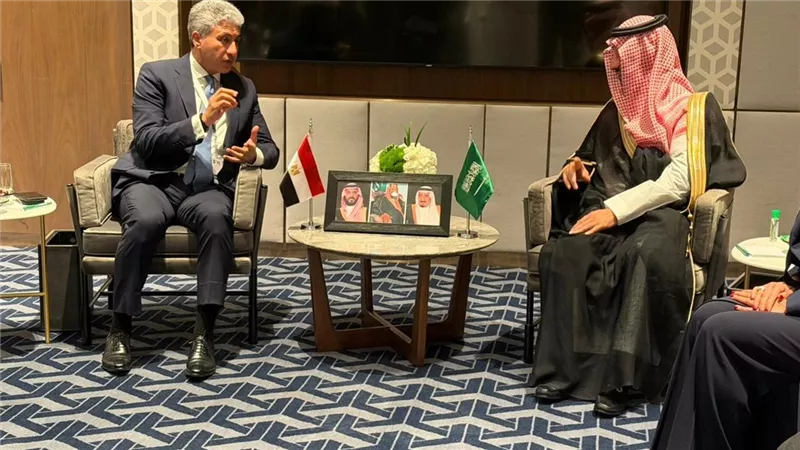 وزير السياحة يبحث مع نظيره السعودي سبل تعزيز التعاون بين البلدين 