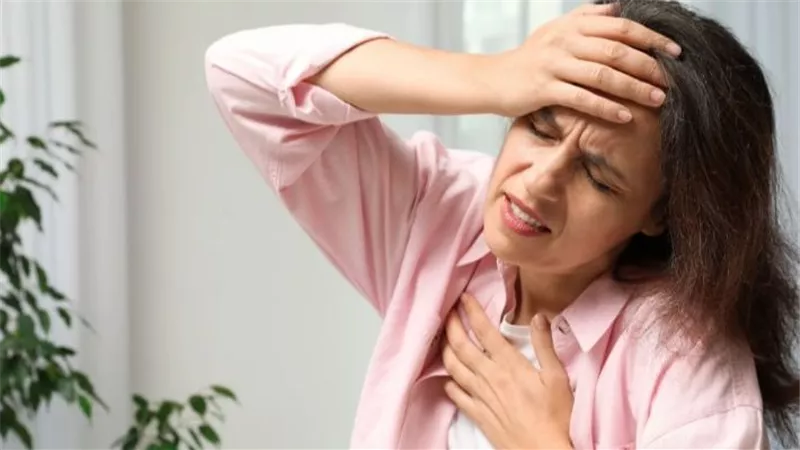 5 علامات مبكرة لسرطان الدم لدى النساء.. أعراض لا ينبغي تجاهلها