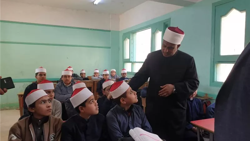 الأزهر يحسم ملفات الوظائف الإشرافية ويشدد على الانضباط داخل المعاهد بالمنيا