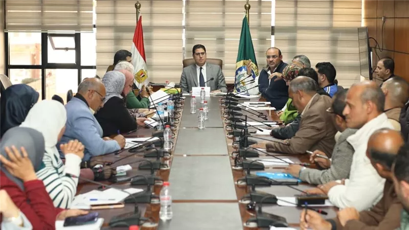 نائب محافظ الدقهلية يعقد اجتماعا لمتابعة أعمال مراكز إصدار تراخيص المحال