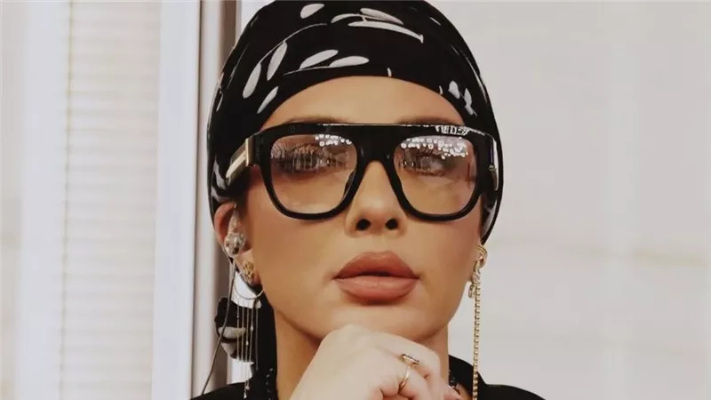شاهد .. لوك غريب لـ أصالة قبل حفلها في موسم الرياض