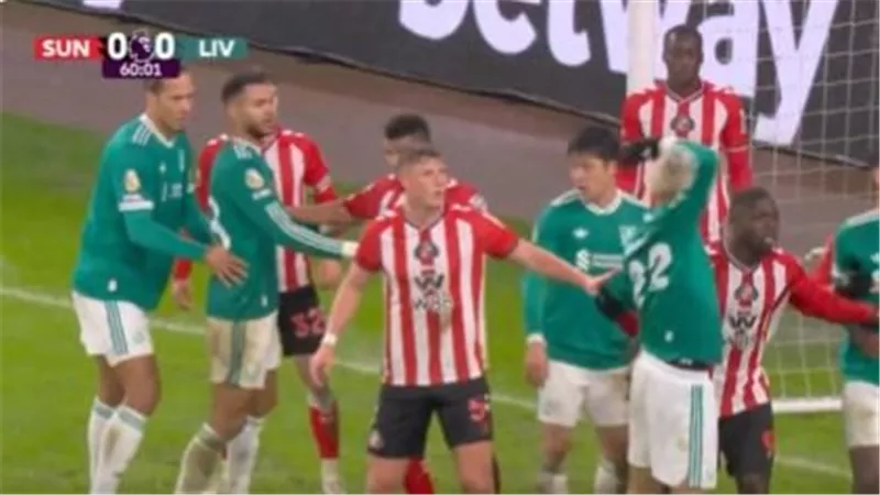 أهداف ونتيجة مباراة ليفربول وسندرلاند الشوط الثاني (1-0) في الدوري الإنجليزي