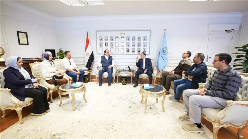 محافظ أسيوط يبحث مع نائب وزير الصحة سبل دعم المنظومة الصحية بالمحافظة