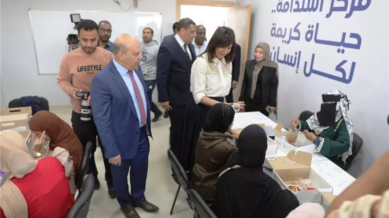 بعد إعادة إعمارهم ورفع كفاءتهم.. تسليم 15 منزلًا بقرية الشروق بكوم أمبو
