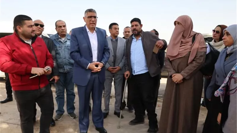 محافظ الجيزة يتفقد أعمال رصف طرق المنطقة الصناعية والاستثمارية بأبو رواش