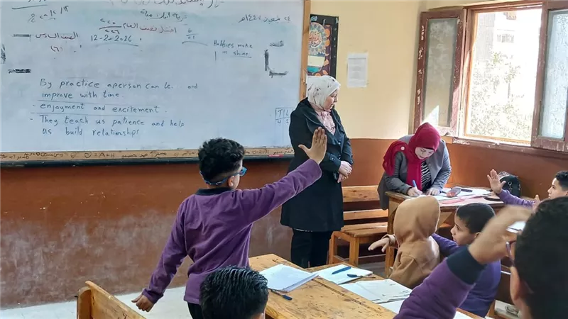 وكيل تعليم «بنى سويف» تواصل جولاتها لمتابعة انتظام العملية التعليمية بالمدارس