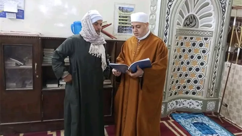 وكيل وزارة الأوقاف بأسيوط يتابع مساجد مركز القوصية ميدانيًا فجرا