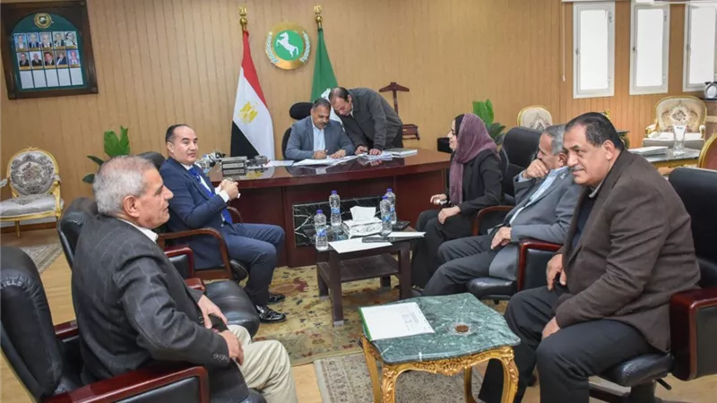 خلال لقائه مع النواب.. محافظ الشرقية يؤكد أهمية تكامل الجهود بين السلطتين 