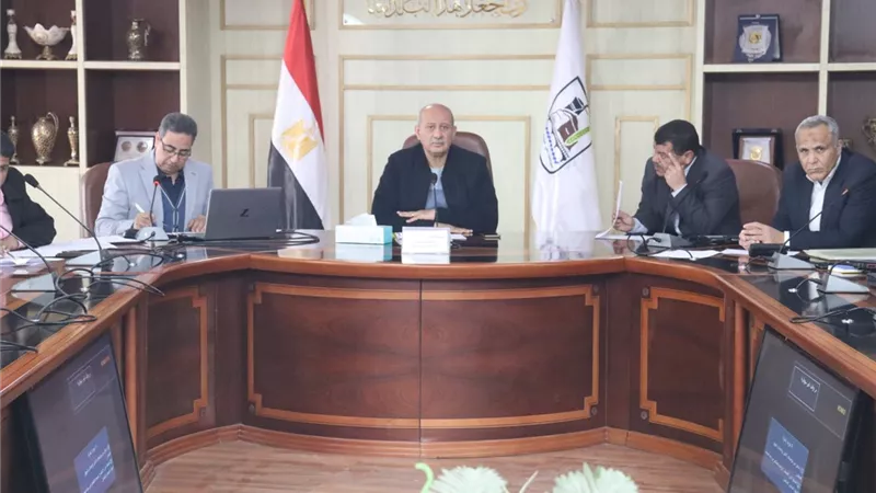 بنى سويف |بحث الموقف التنفيذي والمالي لمشروعات الخطة الاستثمارية