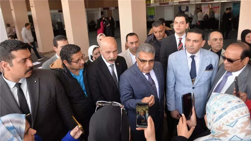 محافظ الدقهلية يفتتح ملتقى التوظيف في استاد المنصورة بمشاركة 29 شركة