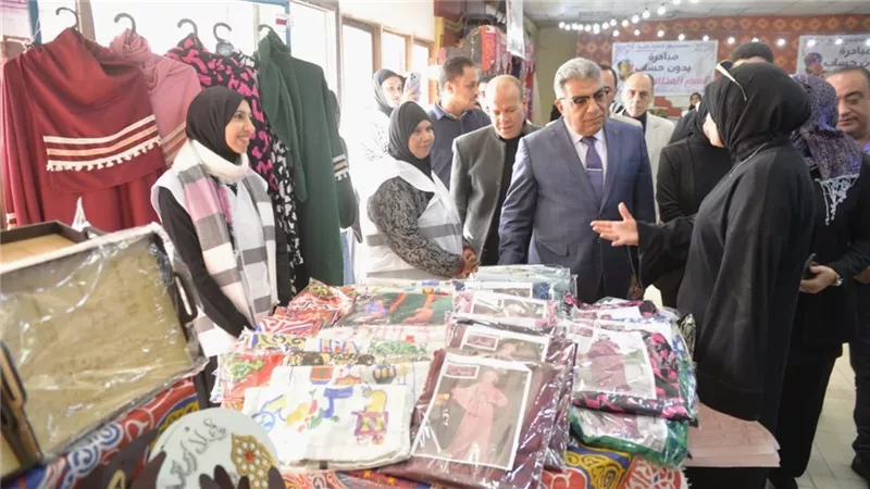 لدعم 450 اسرة..محافظ الدقهلية يفتتح المعرض المجاني «بدون حساب»