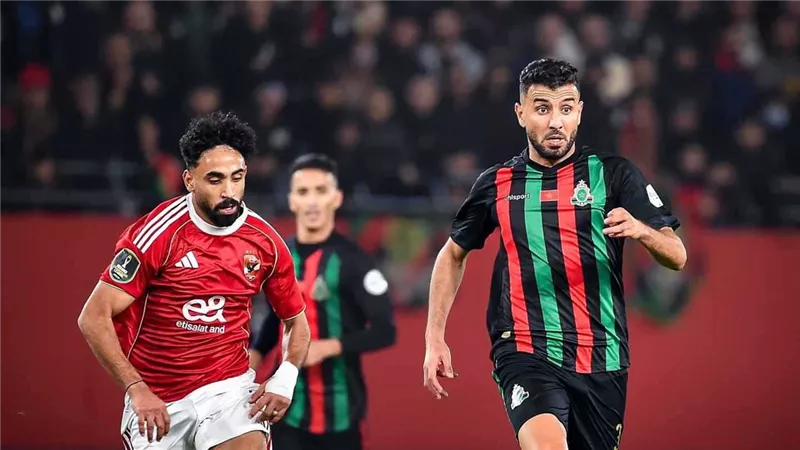 الاتحاد الأفريقي يعلن طاقم تحكيم مباراة الأهلي ضد الجيش الملكي في دوري الأبطال