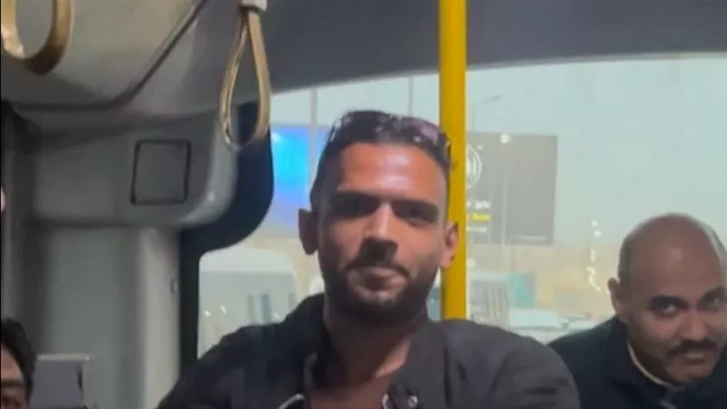 بعد إخلاء سبيله.. قانوني يوضح: هل انتهت قضية المتهم بالتحرش بفتاة داخل أتوبيس؟