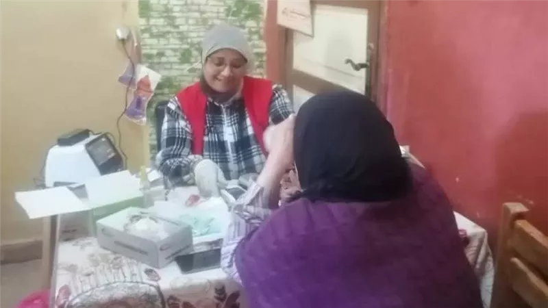 فرق المبادرات الرئاسية تتابع قافلة علاجية بمدرسة الصباح الصناعية بنات بالسويس