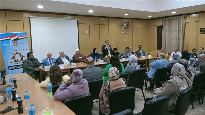 أمانة الطوارئ ببيت العائلة بأسيوط تبحث التوسع في المبادرات  التنموية 