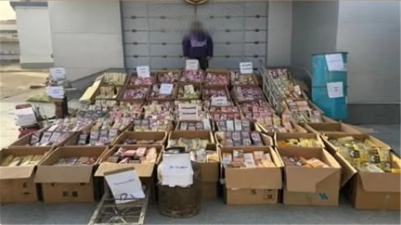 بحوزته مليون قطعة.. ضبط عامل يدير ورشة لتصنيع الألعاب النارية بالفيوم