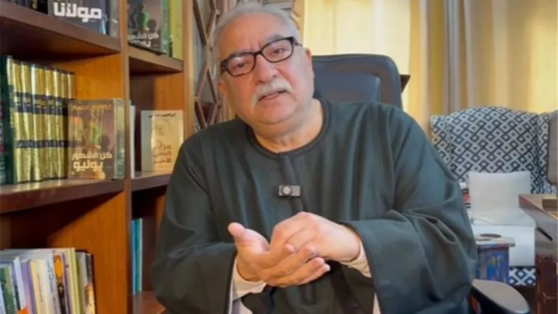 «سألت نفسك ليه محدش جنبك؟».. إبراهيم عيسى يفتح النار على إيران