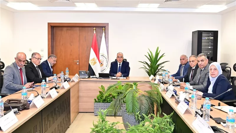 سويلم: مواصلة تطهير الترع والمصارف والتأكد من جاهزية وجسور المجاري المائية