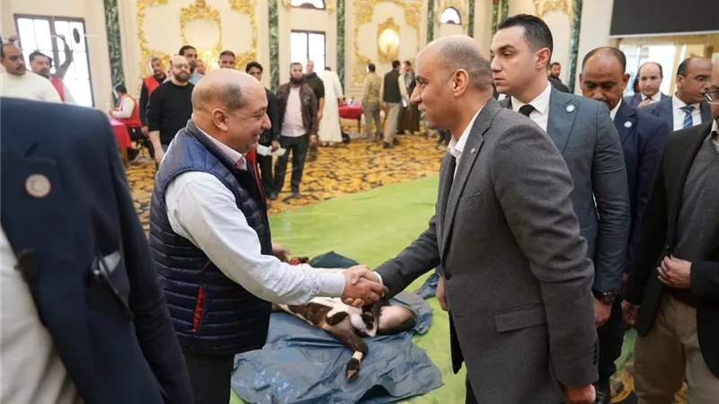   وزير العمل يتفقد اختبارات 2800 عامل من المرشحين لموسم الحج على مهنة 