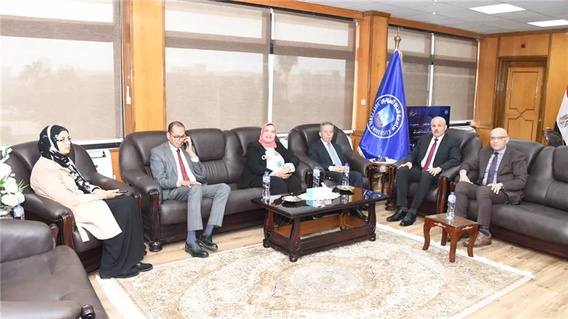 تكريم العشرة الأوائل وإطلاق دفعة جديدة من الأطباء المؤهلين بجامعة قناة السويس