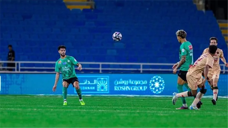 دونجا يتعرض للإصابة في ظهوره الأول بالدوري السعودي