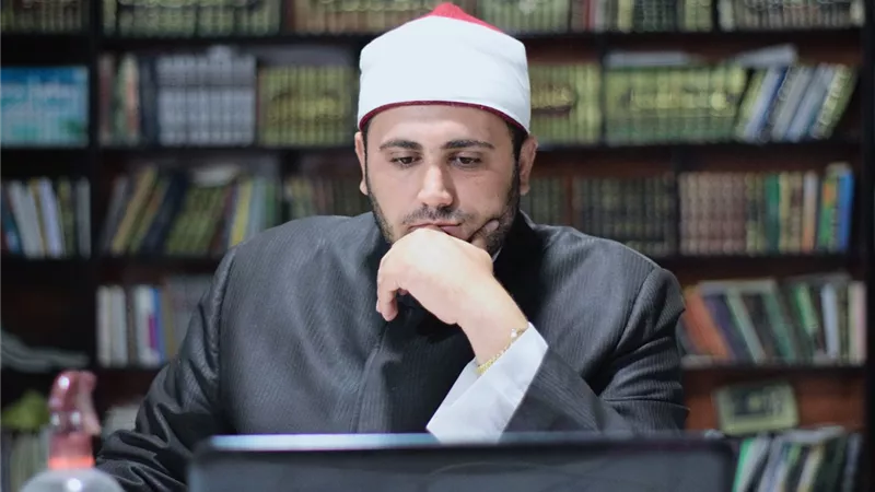 شبهات التنويريين| الخمر رجس وليس محرم.. أزهري يرد على أفكار شحرور وعادل عصمت